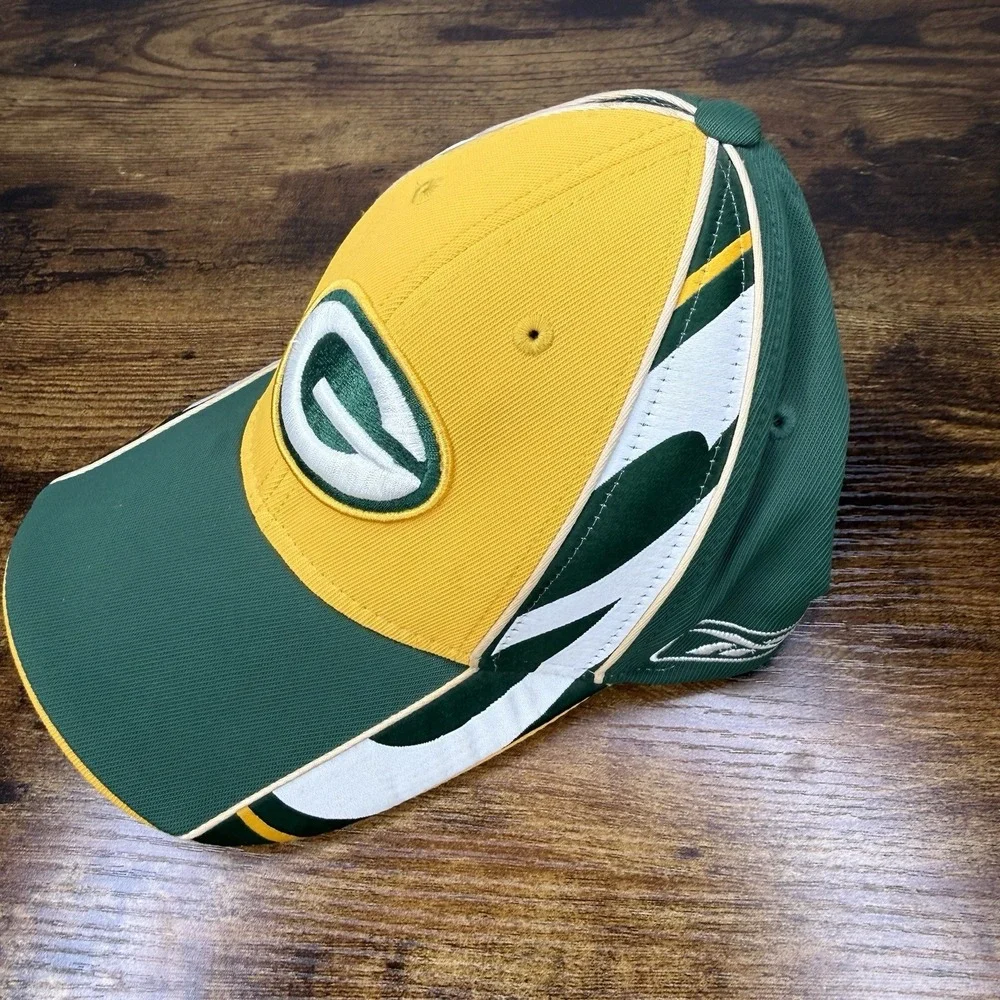 Reebok Green Bay Packers NFL Equipment Flex Fit Hat Cap Adult OSFA Green